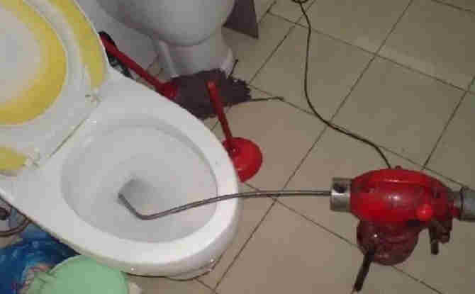 七里河区马桶通下水